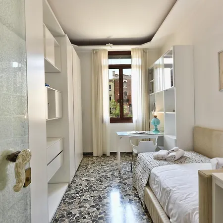 Apartmán Soderini Splendor: First Floor Palazzo Charm At Castello Square Benátky