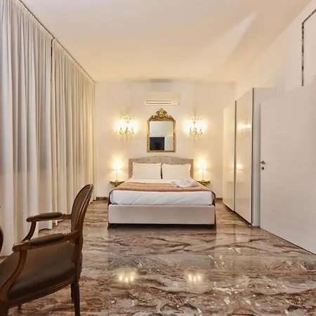 Soderini Splendor: First Floor Palazzo Charm At Castello Square