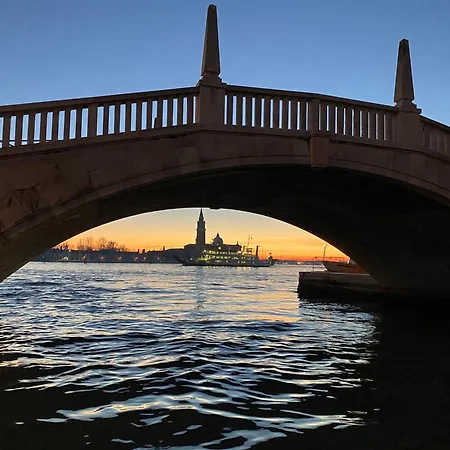 Soderini Splendor: First Floor Palazzo Charm At Castello Square *