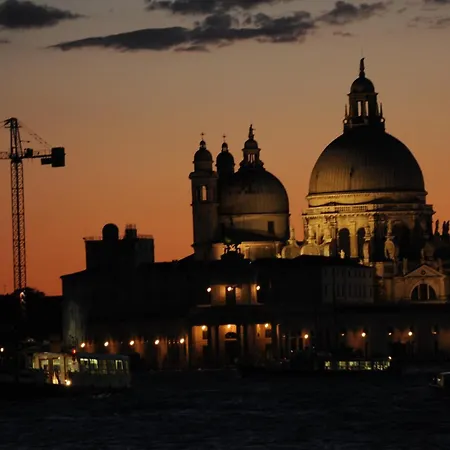 Apartamento Soderini Splendor: First Floor Palazzo Charm At Castello Square