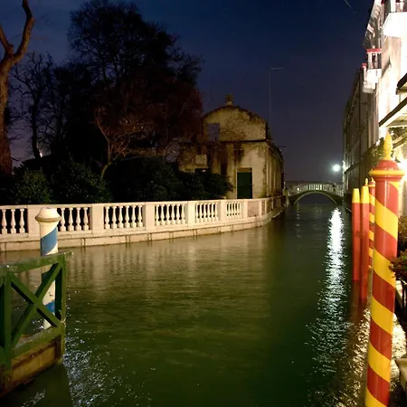 Soderini Splendor: First Floor Palazzo Charm At Castello Square * Veneza