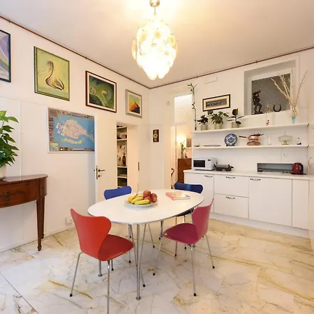 Apartamento Soderini Splendor: First Floor Palazzo Charm At Castello Square