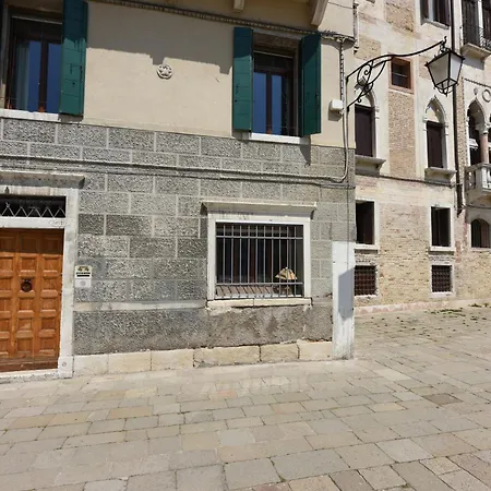 Apartamento Soderini Splendor: First Floor Palazzo Charm At Castello Square *