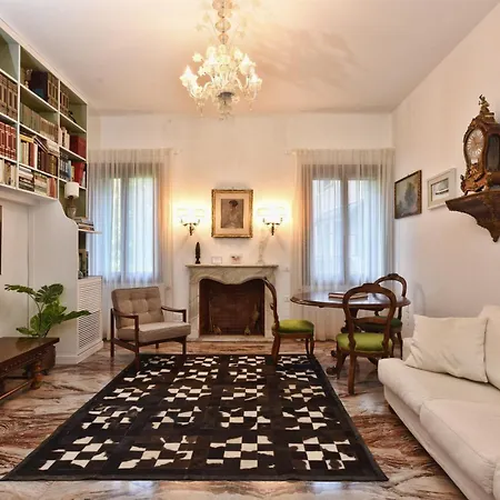 Apartment Soderini Splendor: First Floor Palazzo Charm At Castello Square *