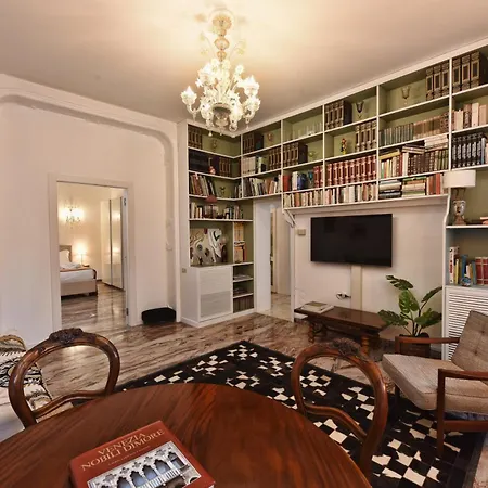 דירה Soderini Splendor: First Floor Palazzo Charm At Castello Square