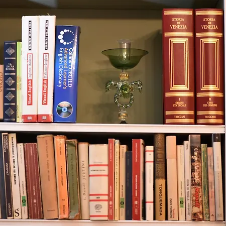 Soderini Splendor: First Floor Palazzo Charm At Castello Square ונציה