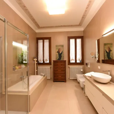 Appartement Soderini Splendor: First Floor Palazzo Charm At Castello Square