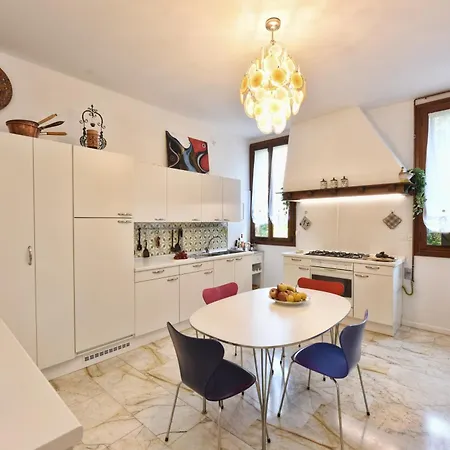 Appartement Soderini Splendor: First Floor Palazzo Charm At Castello Square