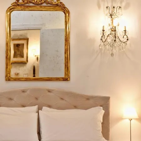 Soderini Splendor: First Floor Palazzo Charm At Castello Square *